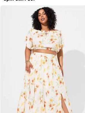 Torrid plus size two piece maxi skirt and crop top size 3x